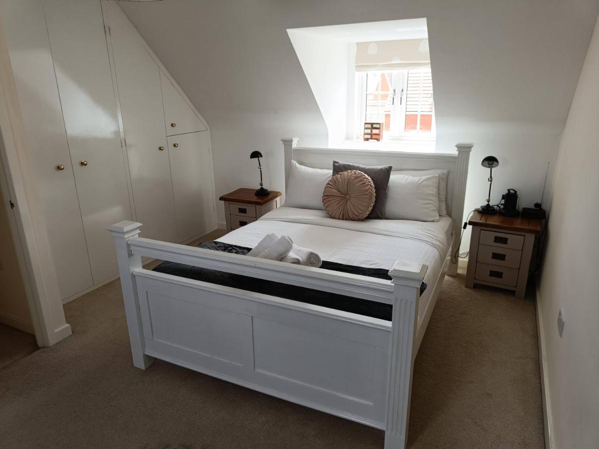 3 Bedroom Townhouse Near Bicester Village 외부 사진