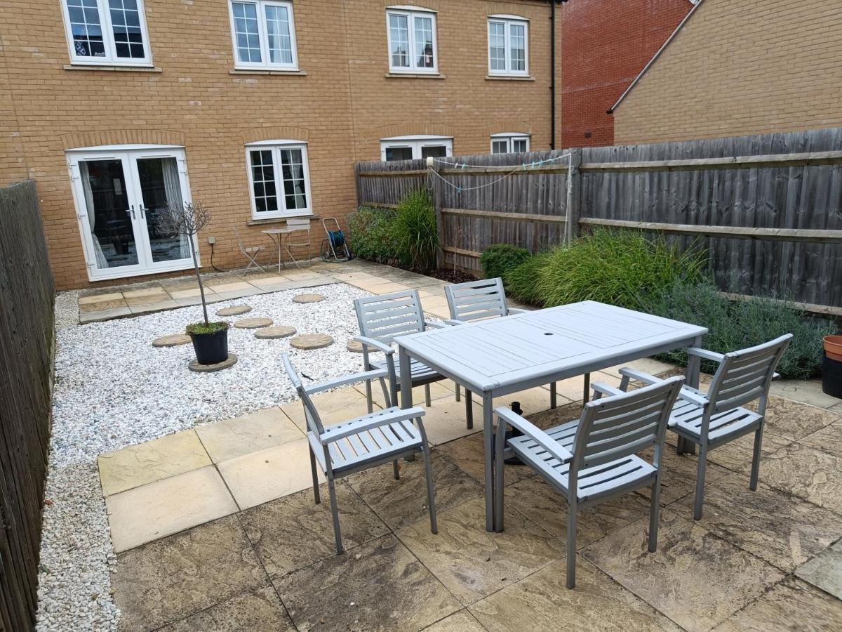 3 Bedroom Townhouse Near Bicester Village 외부 사진