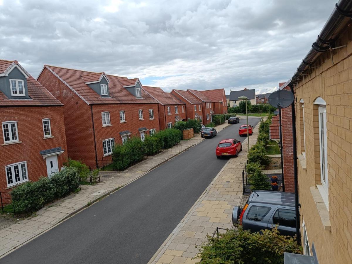 3 Bedroom Townhouse Near Bicester Village 외부 사진